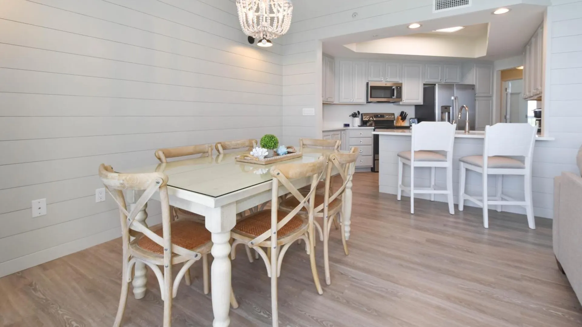 Silver Beach Towers W1403 Destin Apartment